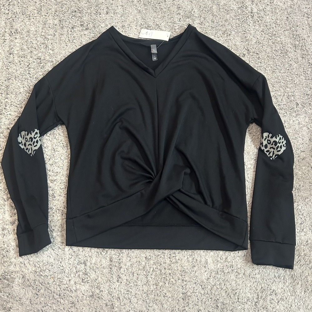 NWT francesca's ALYA women's large black long sleeve shirt cheetah heart